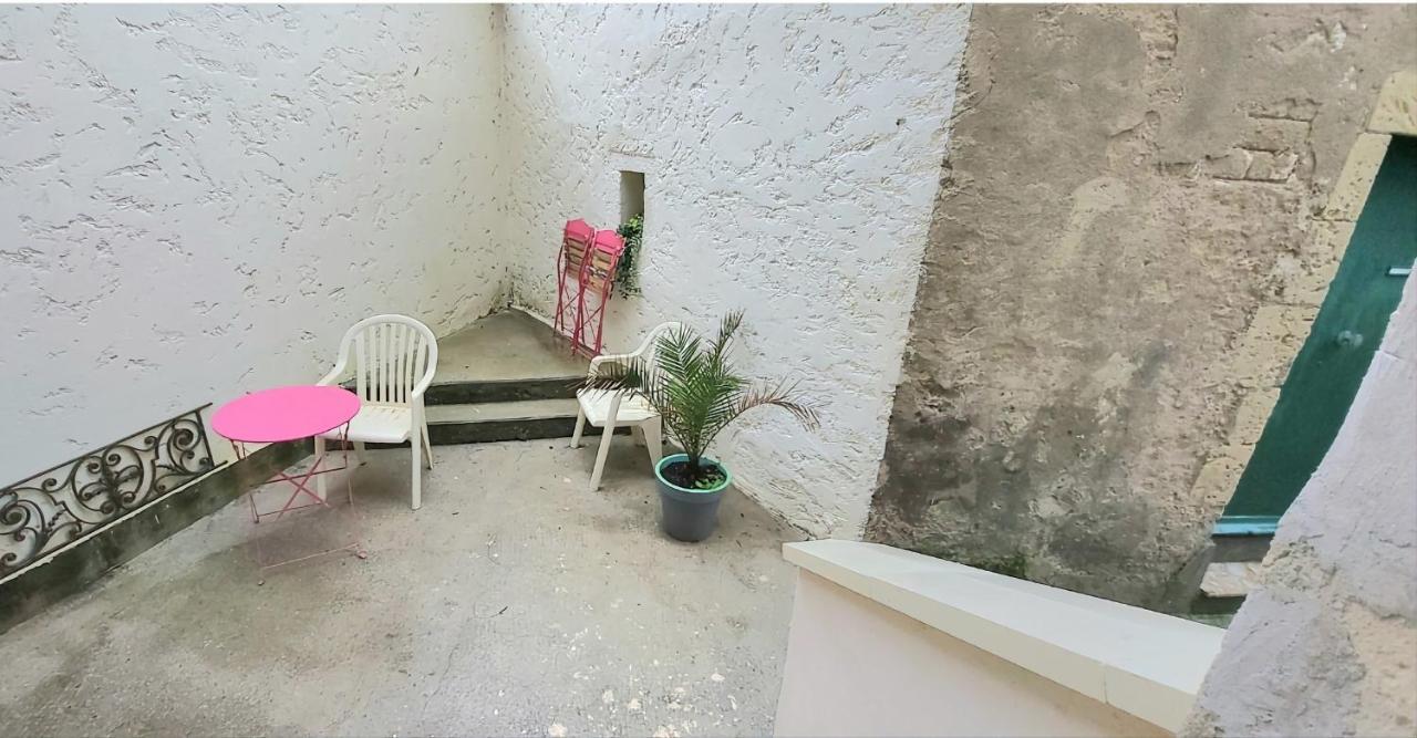 Maison De Ville Avec Terrasse "La Sympathique" Jonzac Eksteriør bilde